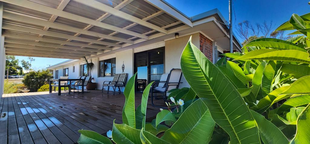 2 Williams Cres, Streaky Bay, SA 5680