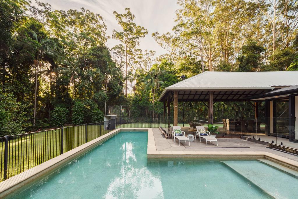 8 Firetail Ct, Tanawha, QLD 4556