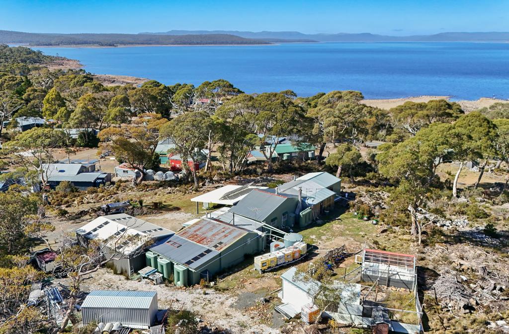 9 Johnstone Rd, Doctors Point, TAS 7304