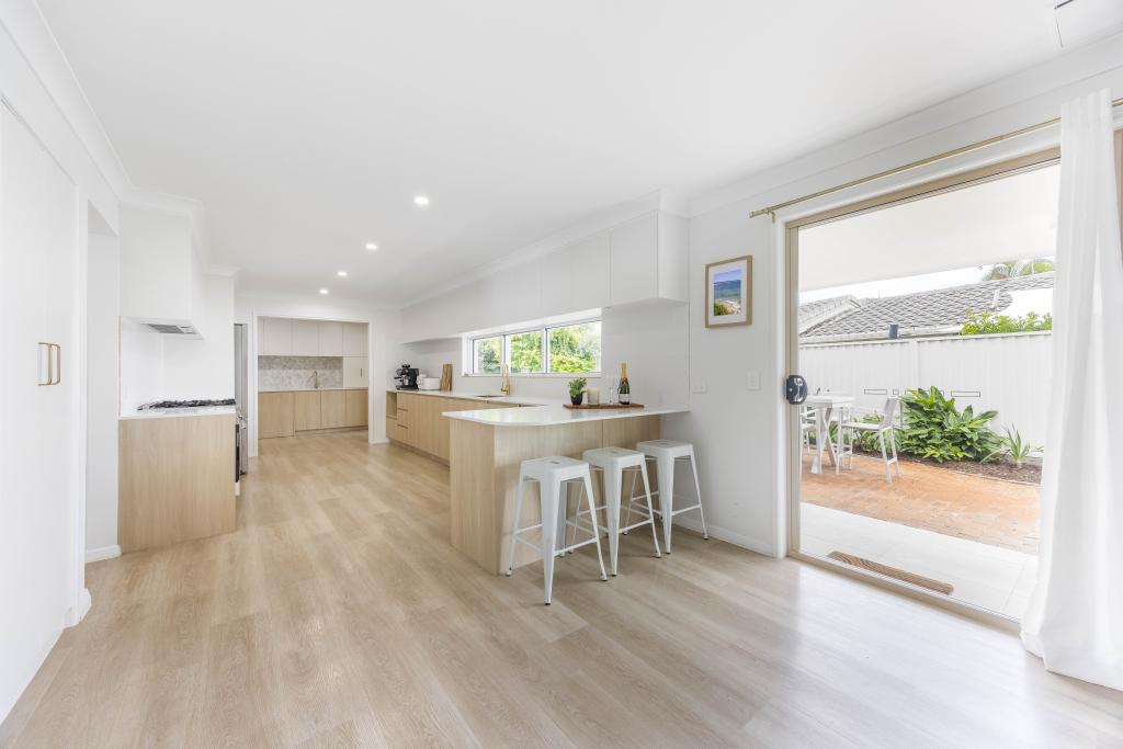 18 Wanneroo Ct, Mermaid Waters, QLD 4218