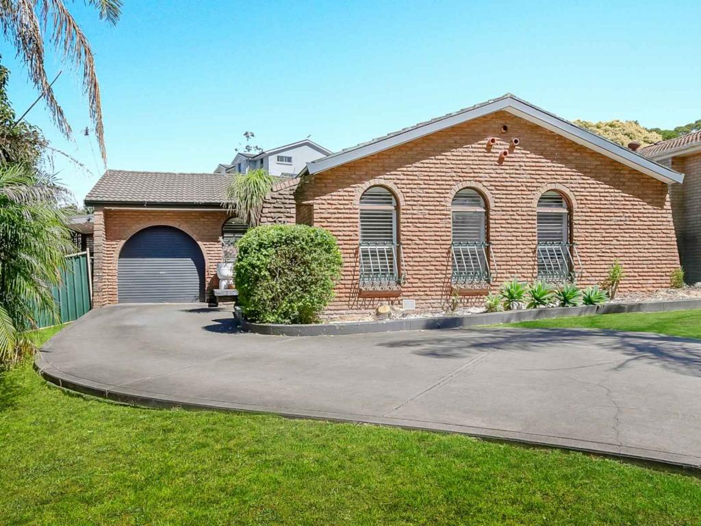 32 Faulkland Cres, Kings Park, NSW 2148