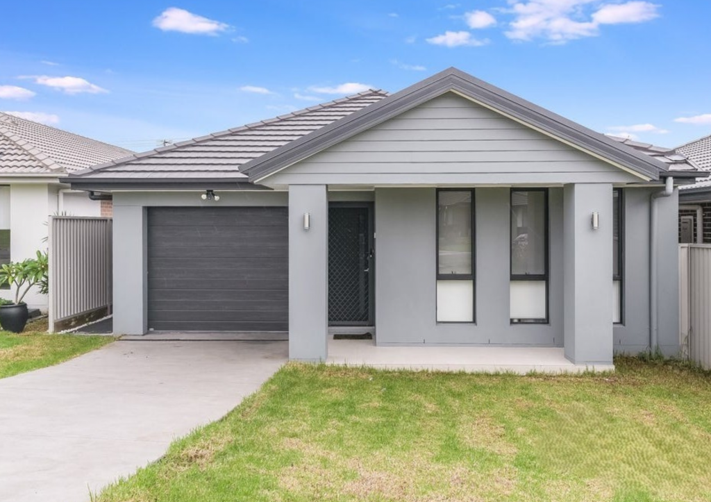 67 Barrett St, Gregory Hills, NSW 2557