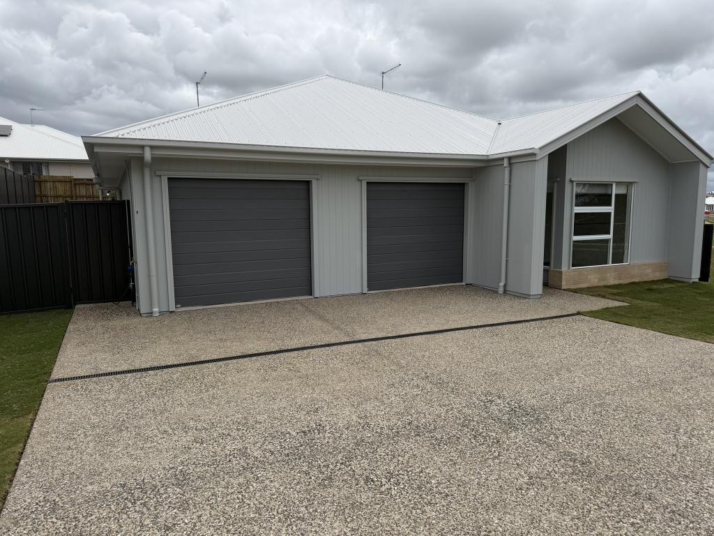 30b Gollan Cct, Kearneys Spring, QLD 4350
