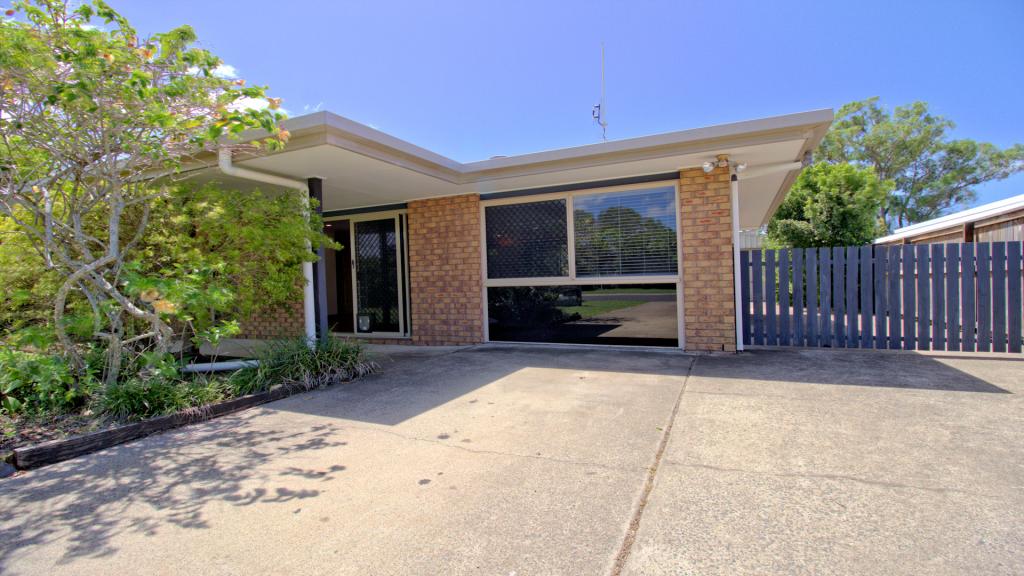 121 Hammond St, Urangan, QLD 4655