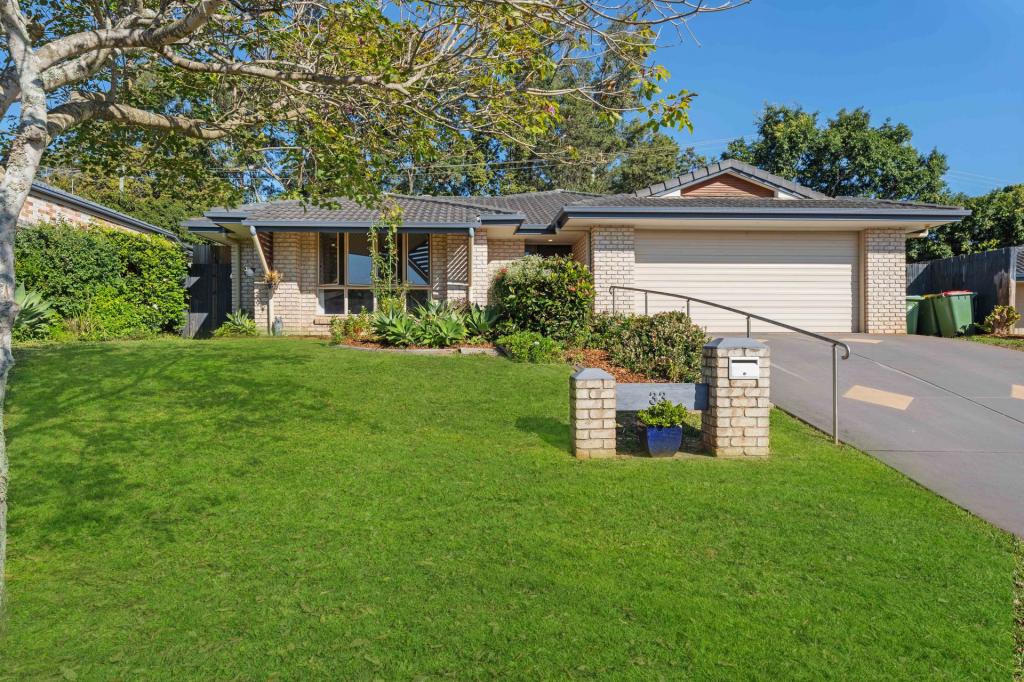 33 Spinnaker Cct, Redland Bay, QLD 4165