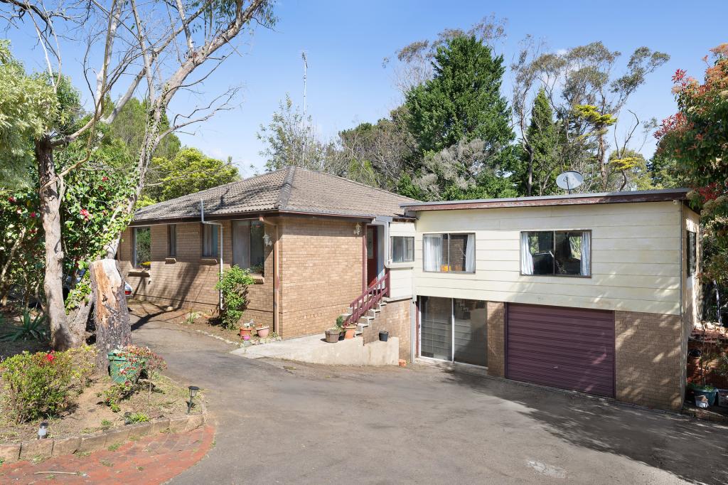 32 Kitchener Ave, Wentworth Falls, NSW 2782