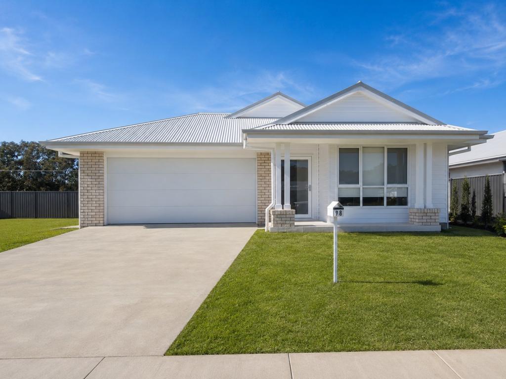 98 Kohler Dr, Yamba, NSW 2464