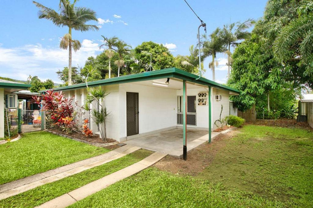 2/40 Madang St, Trinity Beach, QLD 4879