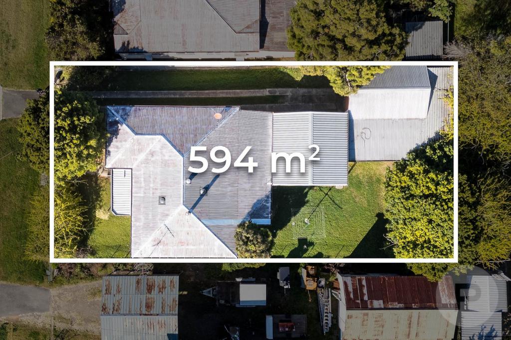 33 Easton St, Silkstone, QLD 4304