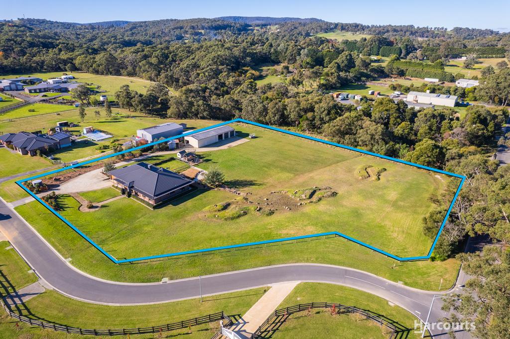 2 Ravendene Ct, Maryknoll, VIC 3812