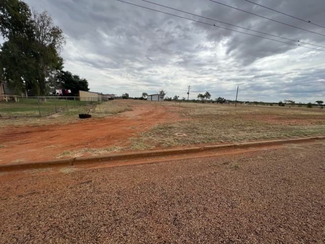 2 Miles St, Jundah, QLD 4736