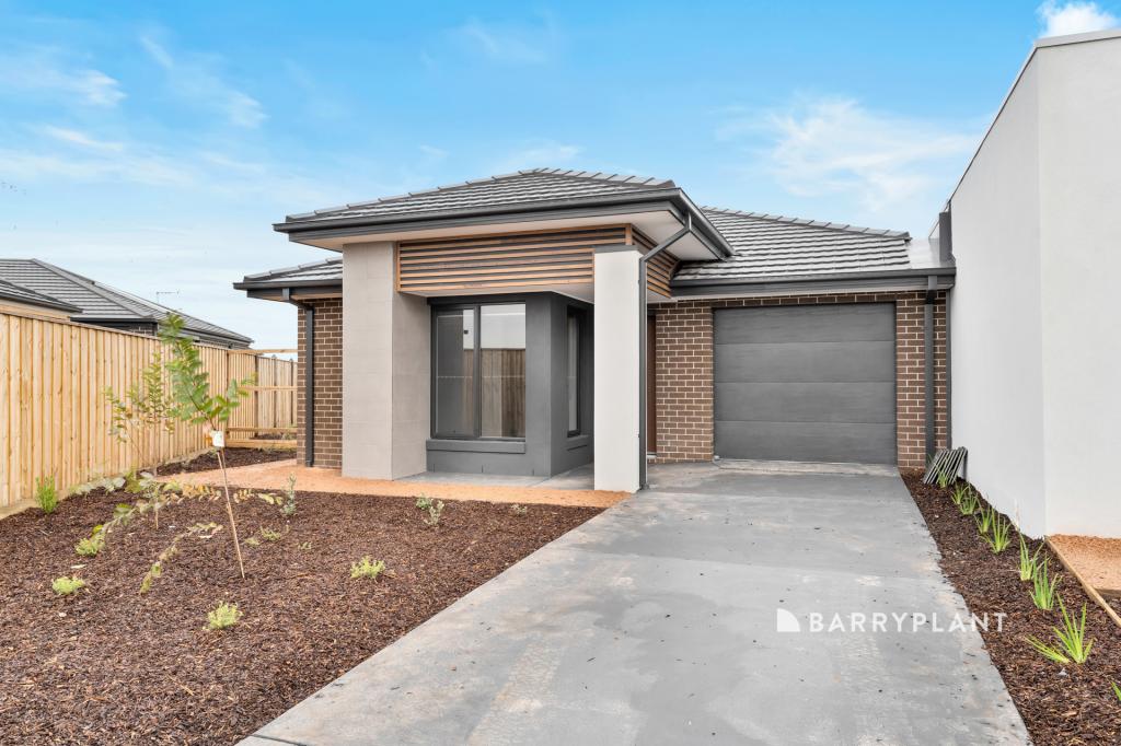 30 Magdala Rd, Clyde North, VIC 3978