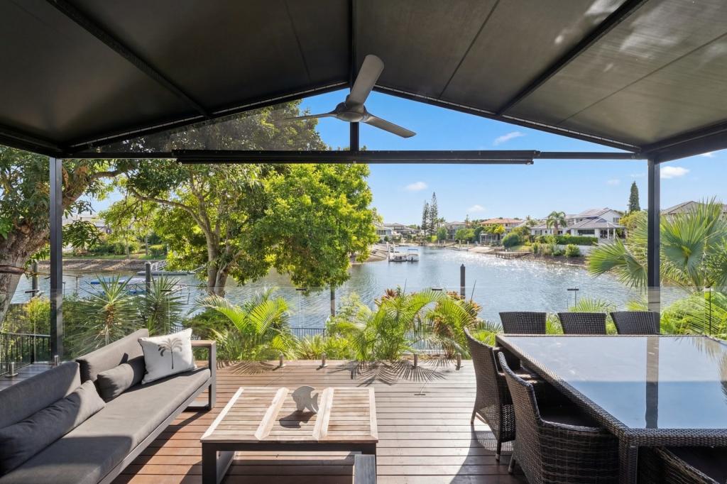 4 Aran Ct, Bundall, QLD 4217