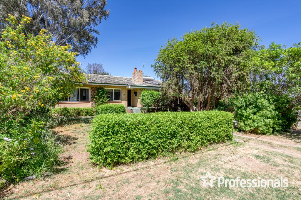 21 Peter St, Kelmscott, WA 6111