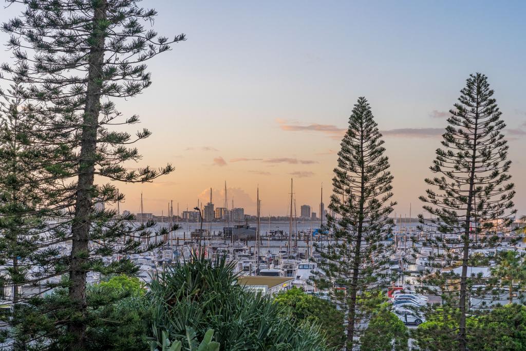 4/3653 Main Beach Pde, Main Beach, QLD 4217