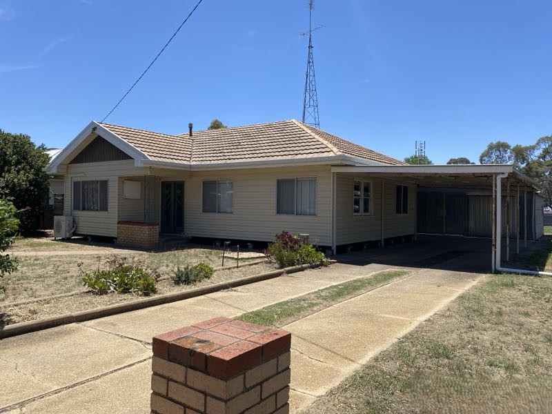 207-209 Woods St, Donald, VIC 3480