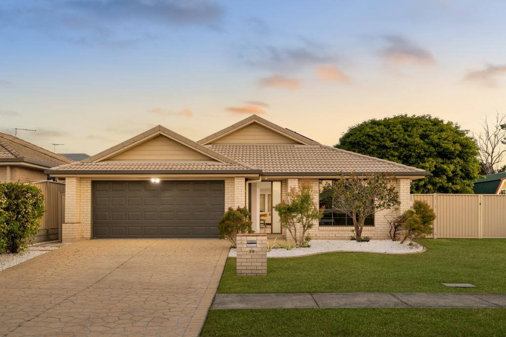 39 Hunter St, Manly West, QLD 4179