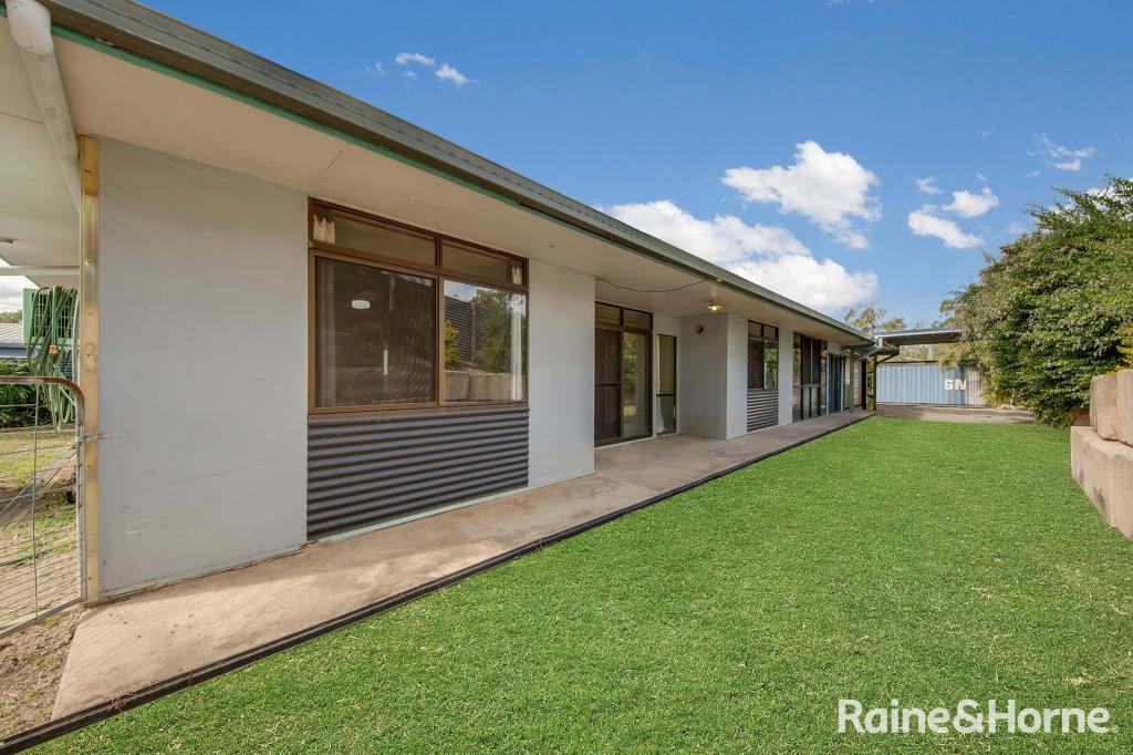 2 Gladstone St, Mount Larcom, QLD 4695