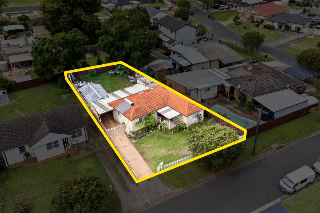 8 Gibb Ave, Casula, NSW 2170