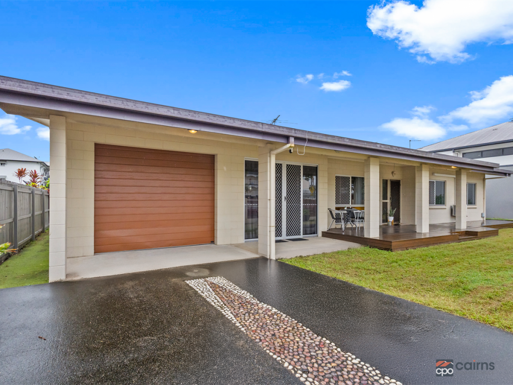 18 Upward St, Cairns North, QLD 4870