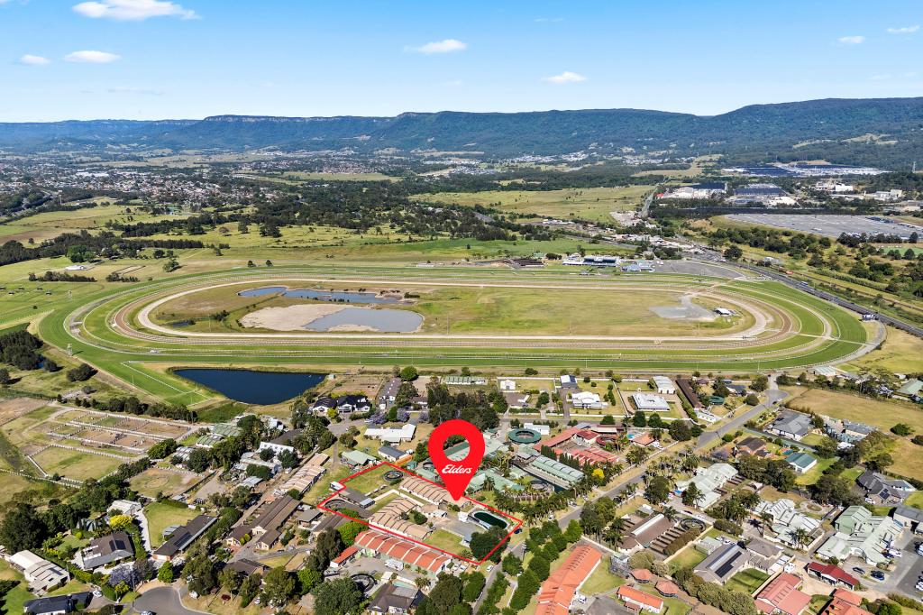 1a Kingston Town Dr, Kembla Grange, NSW 2526