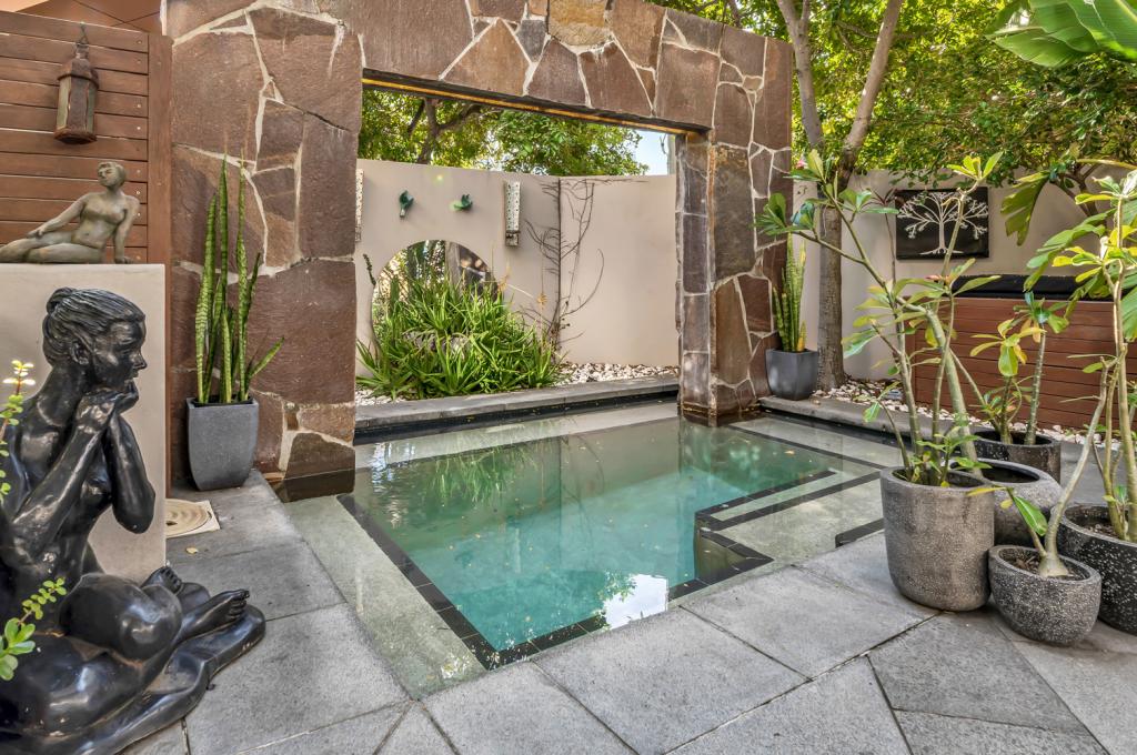 2/56 Stanhill Dr, Chevron Island, QLD 4217