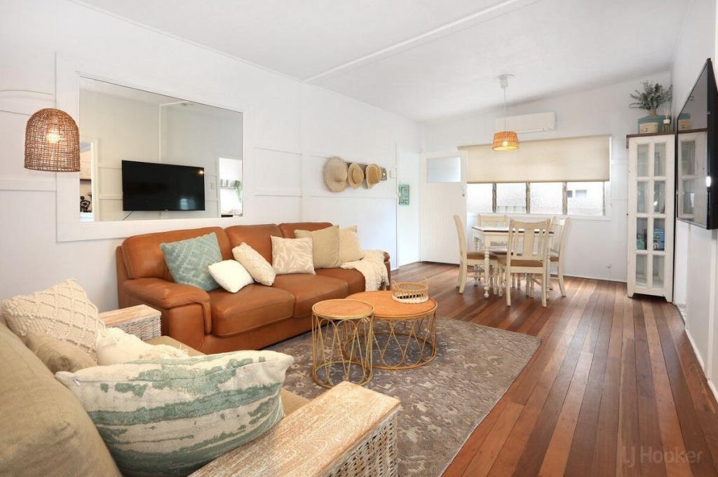15 Clam St, Runaway Bay, QLD 4216