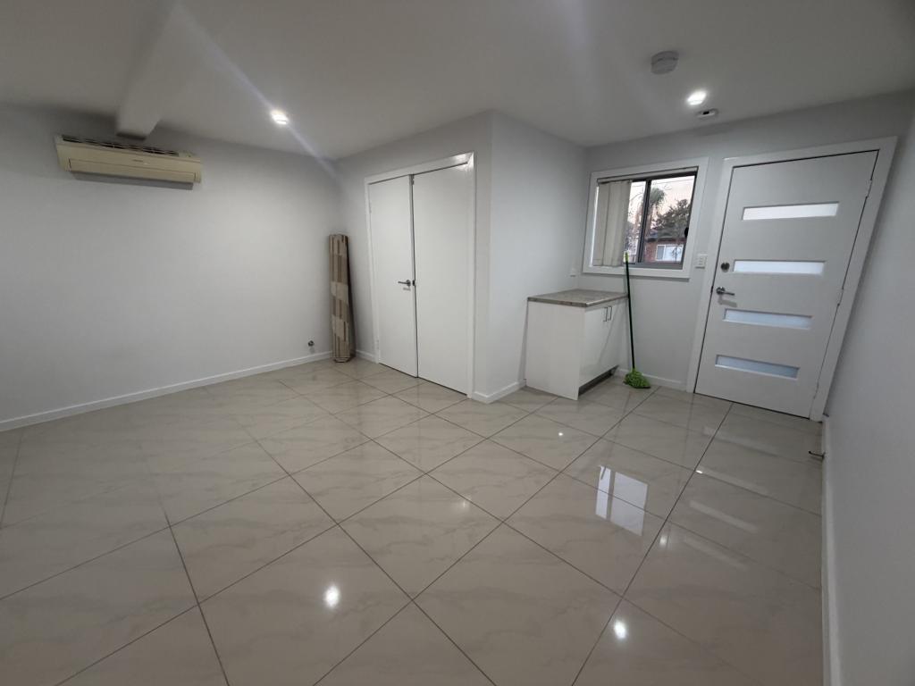 1/5 Queen St, Guildford West, NSW 2161