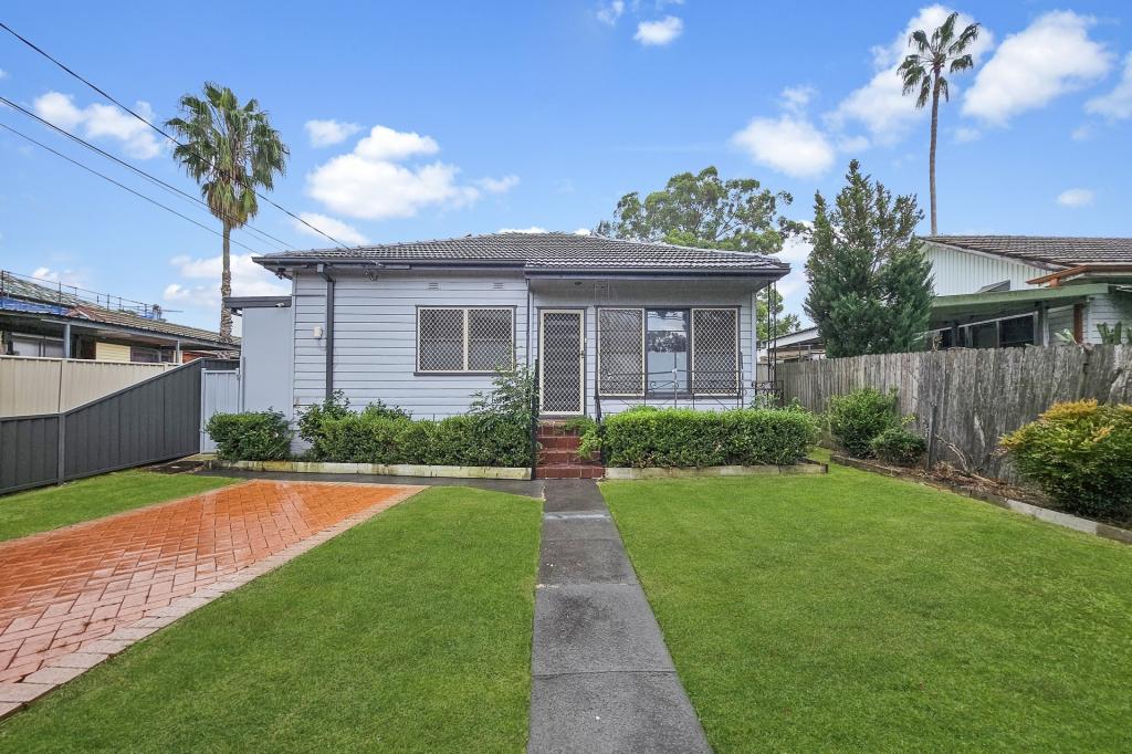 8 Endeavour Rd, Georges Hall, NSW 2198