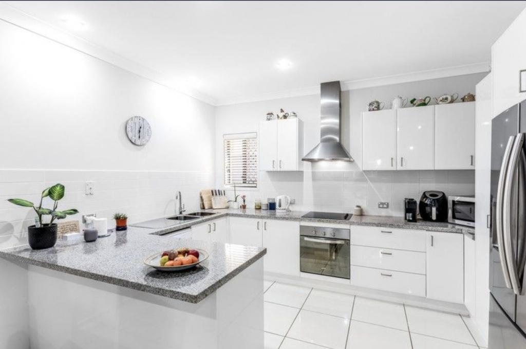 4/12-14 Georgina St, Woody Point, QLD 4019