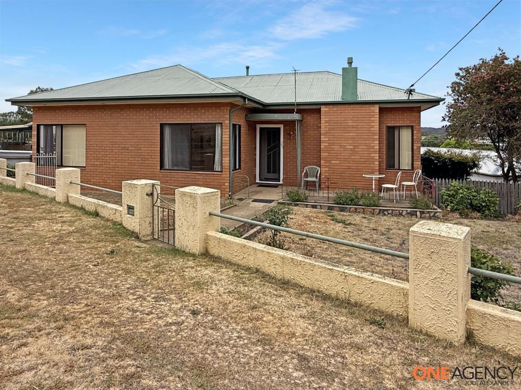 63 Bradley St, Cooma, NSW 2630