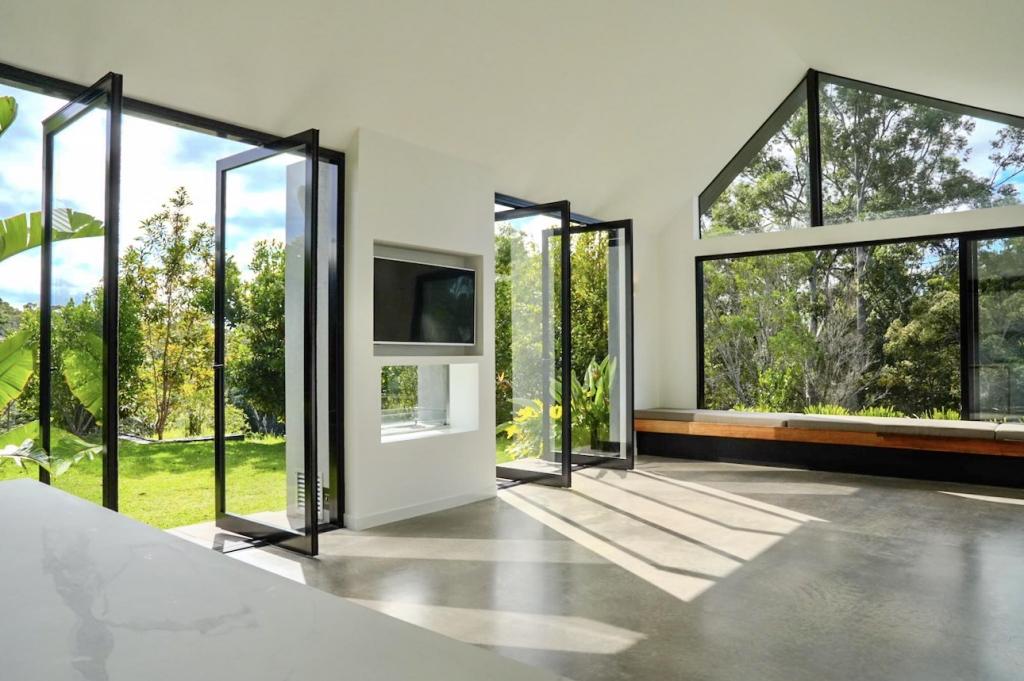 359 Old Tewantin Rd, Lake Macdonald, QLD 4563