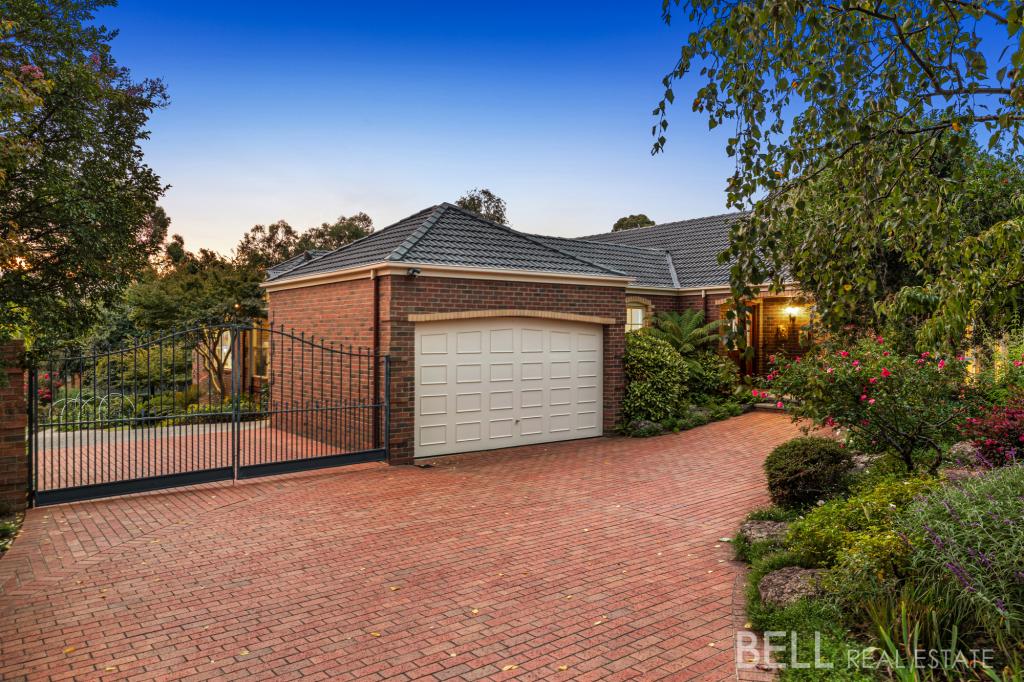 10 Fielden Cl, Mooroolbark, VIC 3138