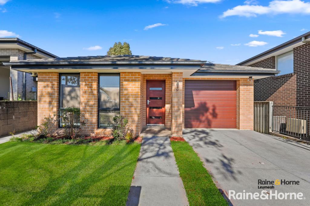 37 Ben Lomond Rd, Minto, NSW 2566