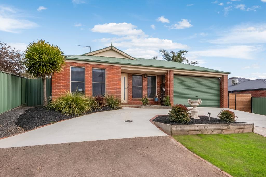 18 St George Park Dr, Kangaroo Flat, VIC 3555