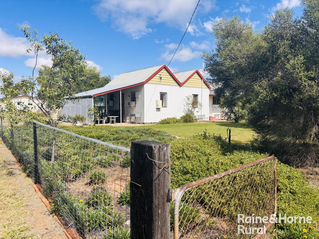 8 Chambers St, Amby, QLD 4462
