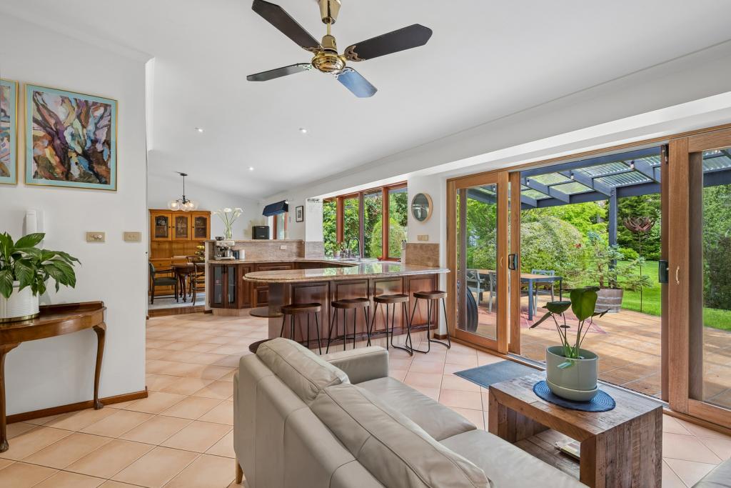 62 Taylors Rd, Mount Macedon, VIC 3441