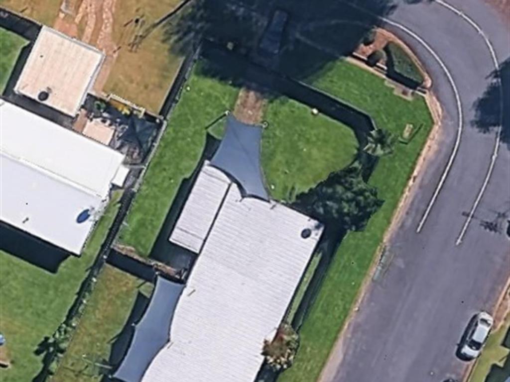 1 Perkins St, Manoora, QLD 4870