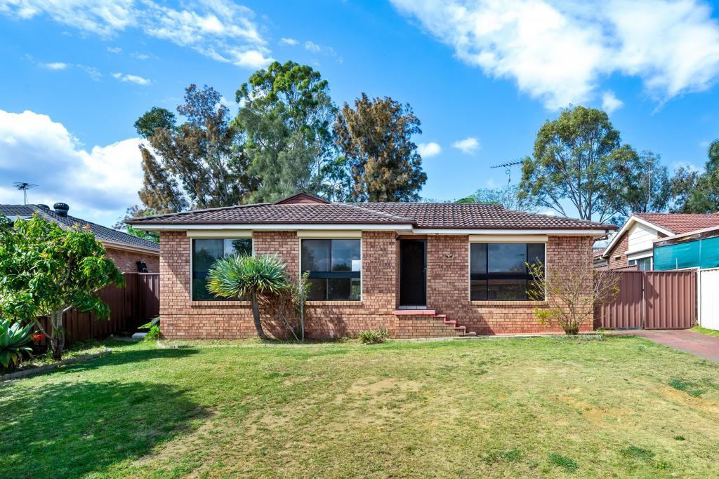 18 Fletcher St, Minto, NSW 2566