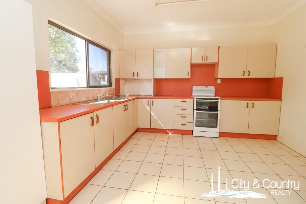 4 Holt Cres, Pioneer, QLD 4825