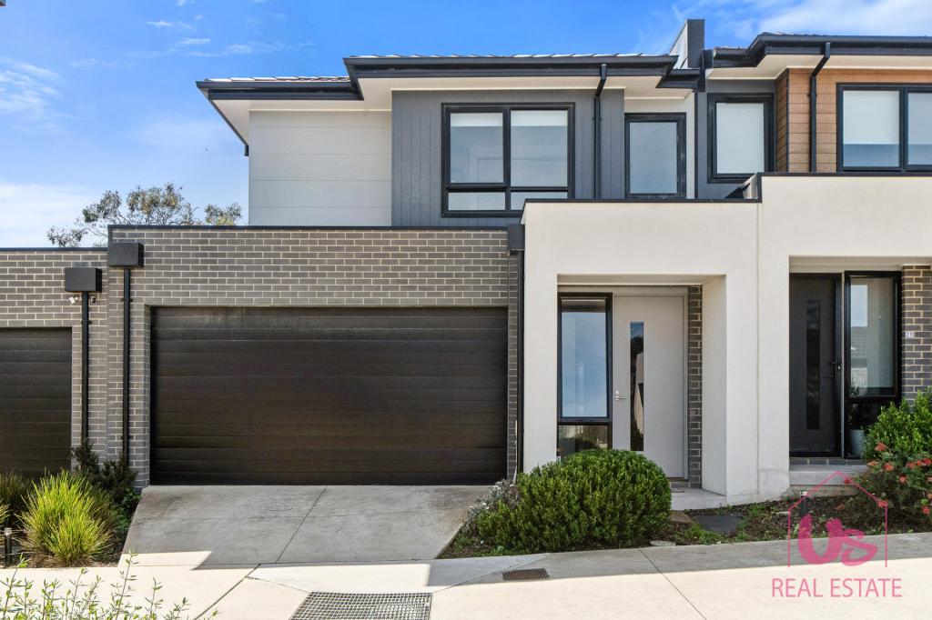 27 PINDARI CRES, LANGWARRIN, VIC 3910
