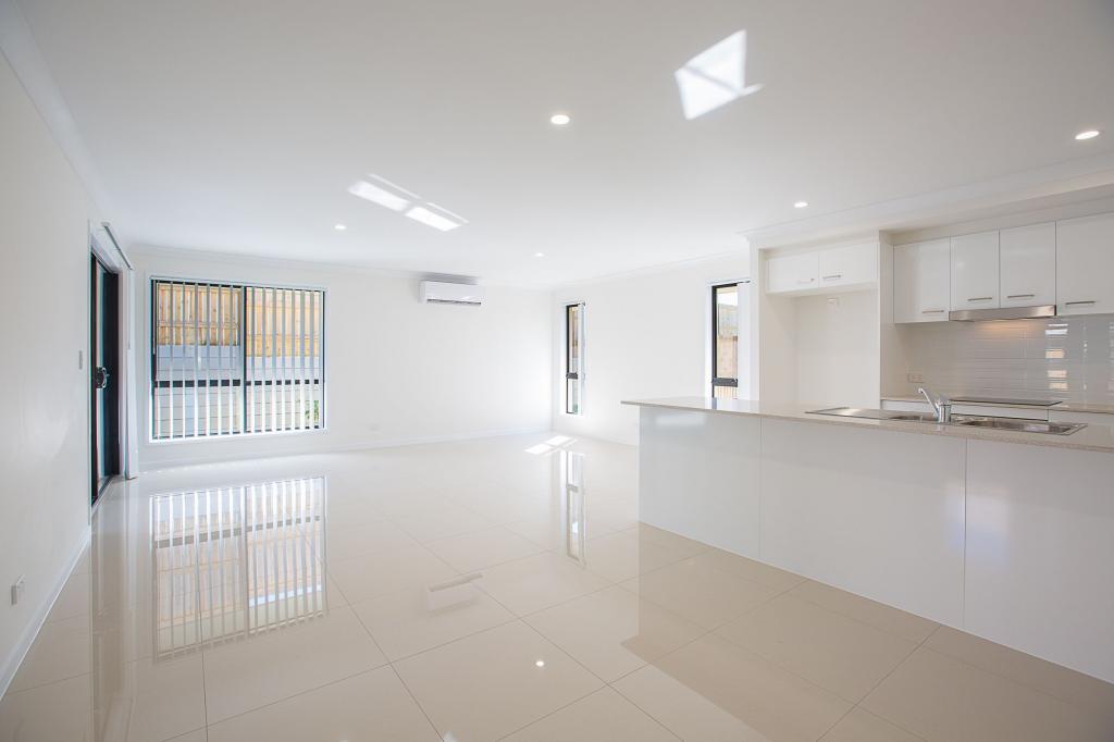 10 Mirinae Cct, Pimpama, QLD 4209