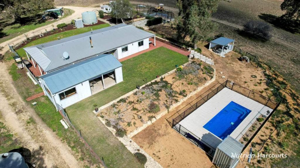 174 Nabaroo Rd, Cowalla, WA 6503