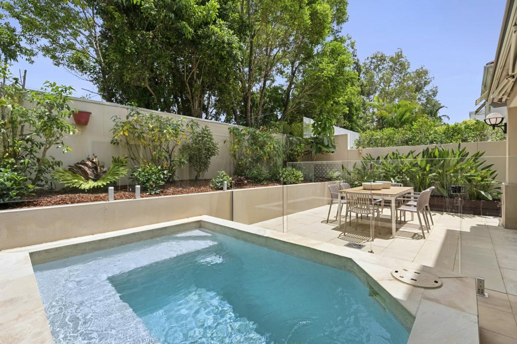 2/43 BLUEFIN CT, NOOSAVILLE, QLD 4566
