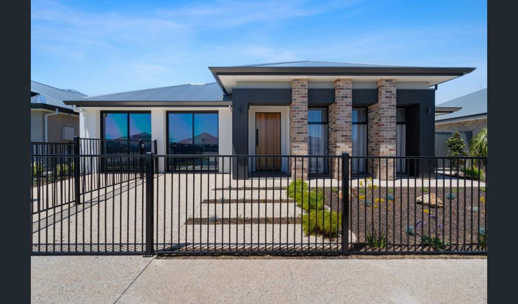 17 Bonnin Cres, Riverlea Park, SA 5120