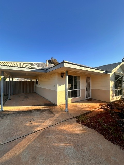 6/11 Pine Cres, Roxby Downs, SA 5725