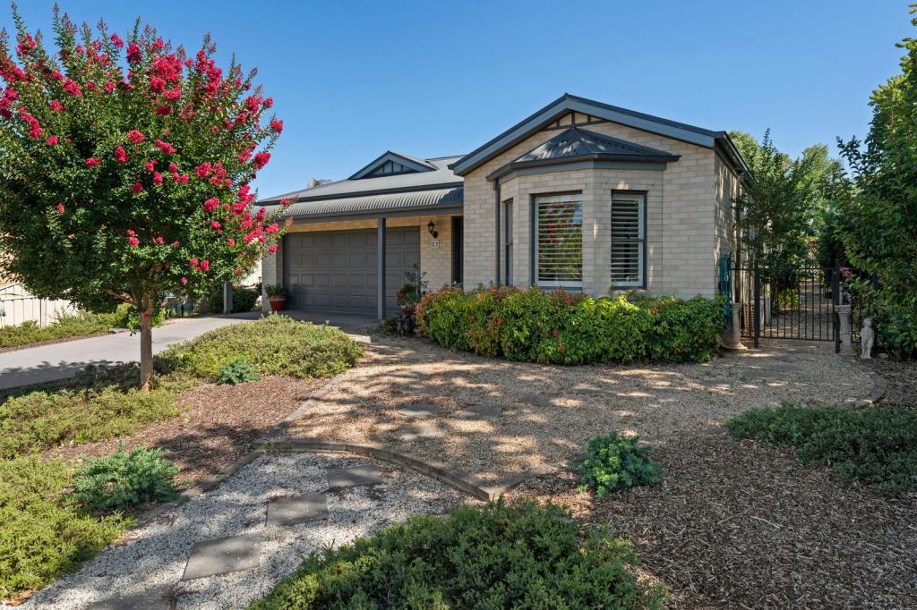 57 Cambridge Dr, Mansfield, VIC 3722