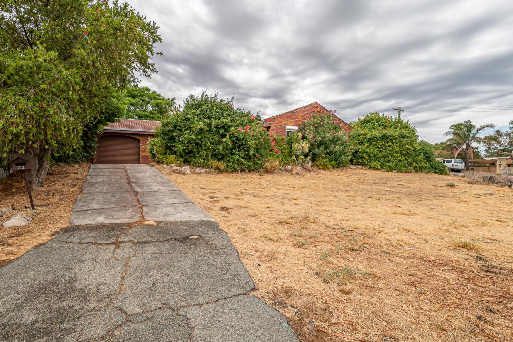 22 Tanson Rd, Parmelia, WA 6167