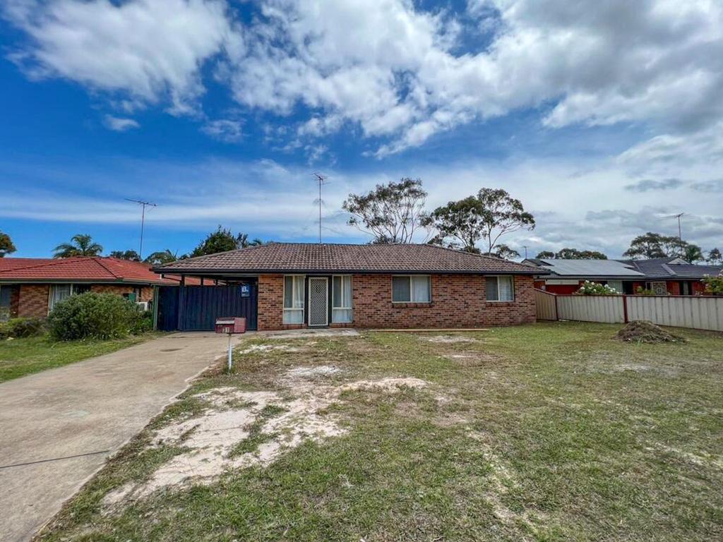 31 Greengate Rd, St Helens Park, NSW 2560