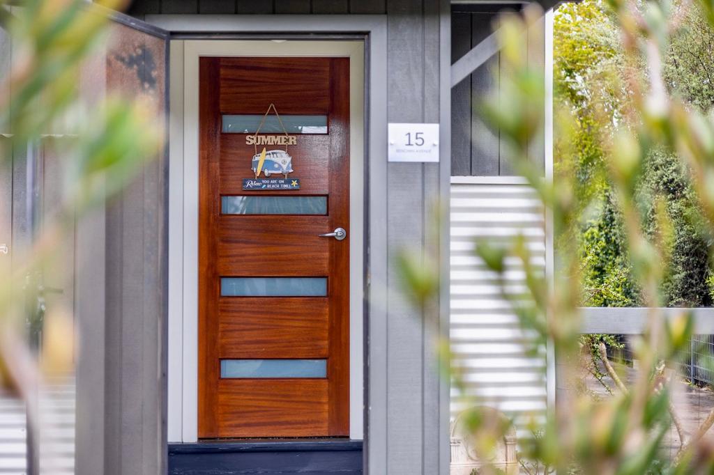 15 Renown Ave, Shoalhaven Heads, NSW 2535